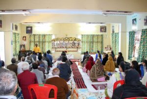 Brahmachari Sheelananda reviews meditation technique, Jabalpur.