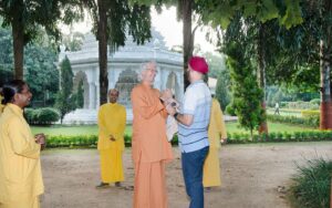 Greeting a long time sevak at Ranchi ashram.