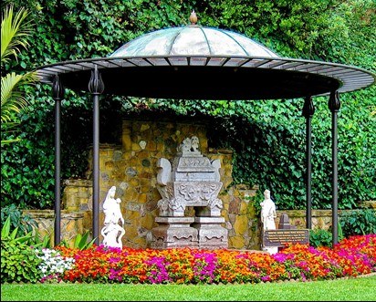 Mahatma Gandhi World Peace Memorial at the SRF Lake Shrine